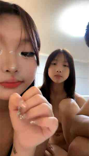 ABG VIRAL TERBARU Bocil CINDO Main Threesome DI Rumah Sama Tetangga Masih Smp Dan Sma Pink